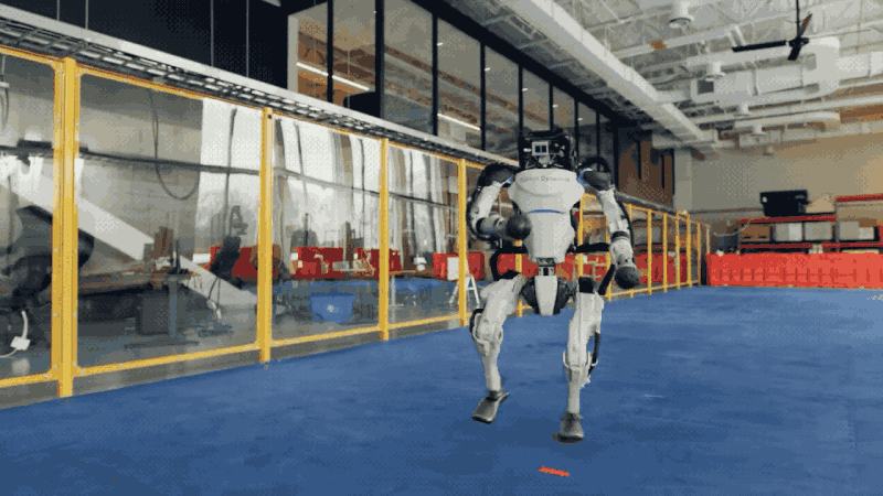 رقص گروهی ربات های بوستون دینامیکس